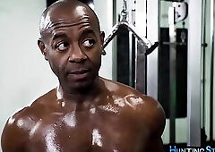 Gym gagging stud anally fucks his BBC coach in gym room