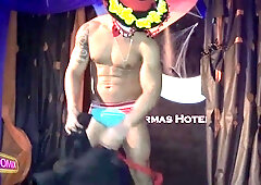 Bandido Dotadão, displays all sensuality in interactive spectacle