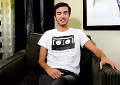 Gay lovers Evan and Tanner want to fuck all night long