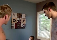 Next Door Buddies: Kyle Learns Gym Training from Deep Inside