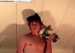 Cary the oily maateur is showing his HOT body