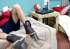 Cumshot loving jock in group gets bukkake