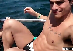 Watch this thick & horny guy deepthroat & cash in on his hot cumshot