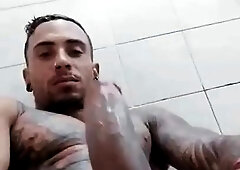 Tatuado pirocudo