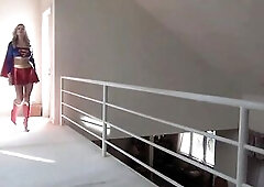 Batwoman...Floozy Slaps Supergirl !!!!