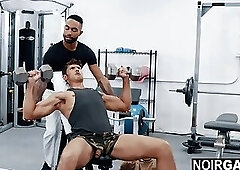 Bbc gym instructor fucks white customer - interracial gay sex