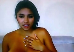 Big-Titted Latina Webcam Babe Stuns with Her Curves