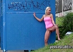 Stingy barbies don't pay for WC and rather risk peeing in city center