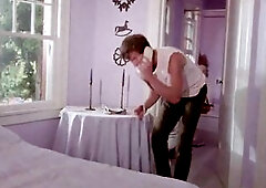 Disappointed musician Eric tickles the ivories at a local piano bar on a nightly basis. After encounter and becoming smitten with the glamorous Laura,