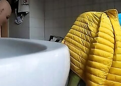 try to go to Toilette with Twat