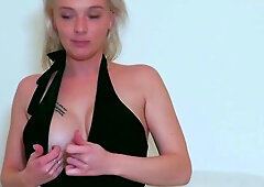 A luxurious stand-up scene - Jacquie et Michel TV