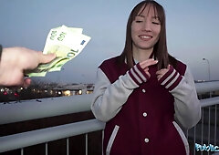 Short sexy girl is in need for cash and agrees to fuck with me if i give her some