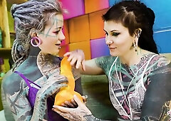 Lustful inked babes Anuskatzz and IlluZ love anal penetration