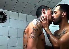 KENDRO MILO - LOCKER SHOWER ROOM - BROMO