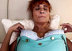 Redhead granny use her enchanting glasdildo for masturbating