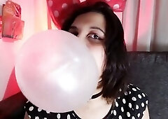 Cute large bubbles on the order! Lets play with bubblegum and make a mess in my face -/////-