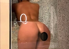 Cute amateur brunette naughty in solo jerking show on camera