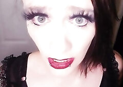 Green Eyed Trap Lipstick JOI Ruby Matte