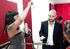 La cantante BEABEA prefiere otro tipo de micrófonos, para chupar, que la cojan y que le den la leche