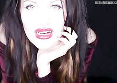 Diva del Tubo in devotional night worship.