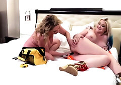 Samantha Saint, Leya Falcon And Kiki Daire - Builder Leya Fixes Kikis Squeaky Bed