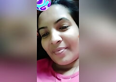 Today Exclusive- Boudi Showing Her Boobs