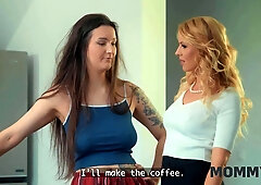 Mommy4k. which pussy is sweeter? let's discover