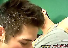 Hardsmokin Threesome!