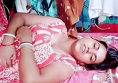 Tamil bhabhi gets naughty in homemade action