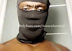 THIS LUCKY FAN BRUTALIZED ME MY PECS AND ABS