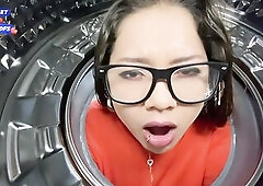 Velma Dinkley (Linda Clauss) es follada mientras esta atascada en la lavadora