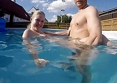 Julia Have Sex! Poolparty!
