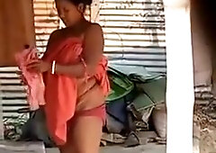 Mature Aunty Outdoor Dress Change