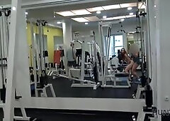 Cuckold for cash permits hunter to fuck his GF in the empty gym
