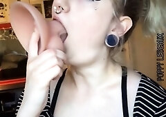 Blonde camgirl play toys private webcam show