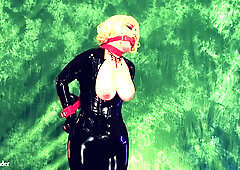Moaning Milf Loves Good Fisting And Wet Pussy Play! Latex Fetish Horny Girl