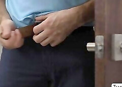 Tranny babe Tori Easton seduces friend