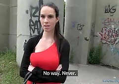 Isabelle had a really nice figure that I spotted from quite a distance. I really had to run fast to catch up with her. When I explained to her that I 