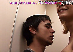 Travesti loira gostosa fodendo boy novinho