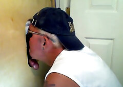 Friendly Face Gets Dick Sucked At Gloryhole - GloryholeHookups