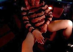 Amateur crossdresser Kellycd2022 masturbating in the back of the car