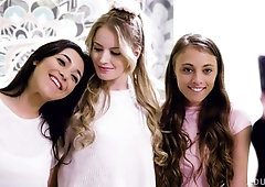 Khloe Kapri and Gia Derza are kissing and fucking with passion