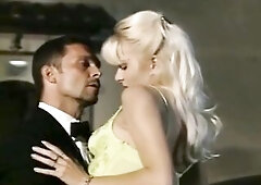 La Signora - The Headmistress