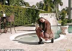 Pool side anal with Kelsi Monroe - Brazzers