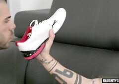 Wooly Homo Sole Fetish And Facial Cumshot