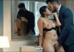 Tailandesa Demuestra Sus Dotes Y Técnicas Asiáticas