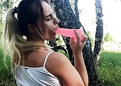 Charming blond masturbates and ends up squirting after a run in the forest