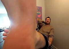 Big soles, hot feet, roommate amateur