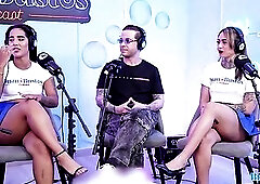 SEXY FFM TRIO HEATS UP IN FRONT OF THE CAMERA: They pound her vagina hard with the drill until that babe cums and shakes