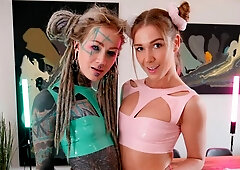 Anuskatzz & Alexis Crystal: Lesbian Alt-Sex